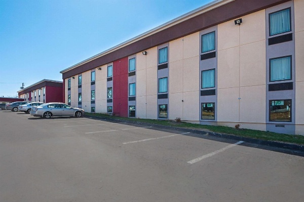Quality Inn Near Pimlico Racetrack image 2